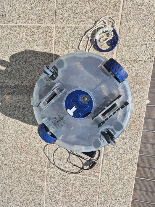 Aspirador robot wet runner plus