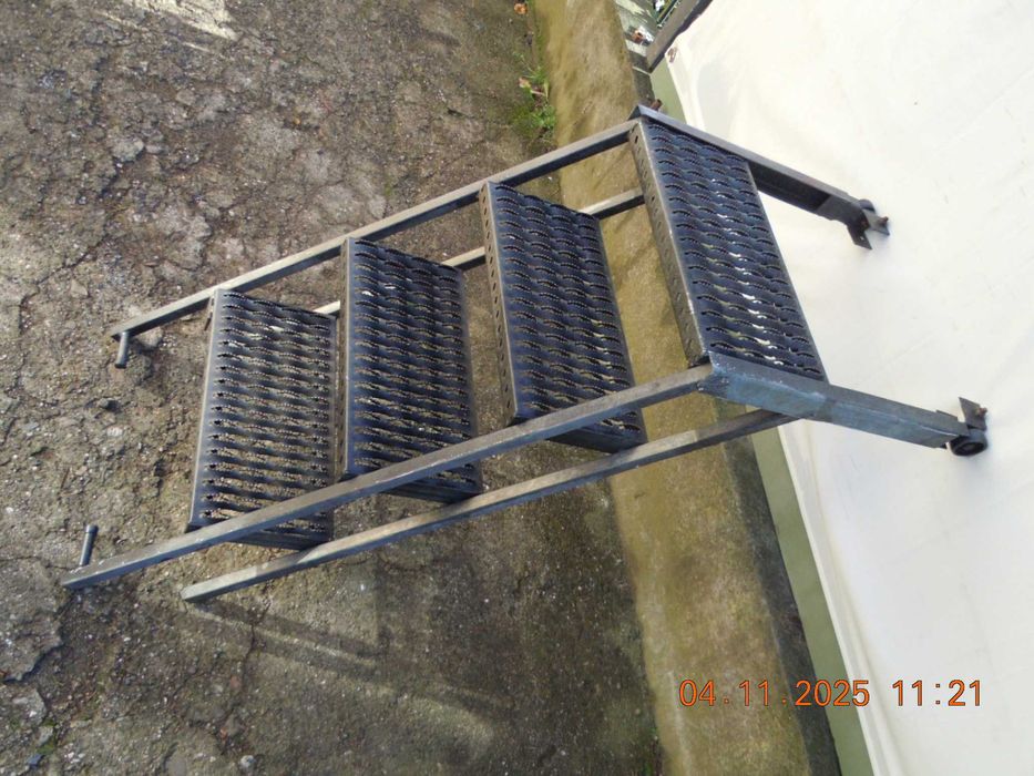 schodki rozkładane wysuwane drabinka ocynkowane samochód dostawczy