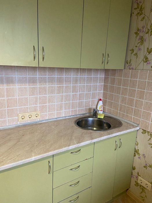 здам 1-но кімнатну Нова Дарниця вулиця. Санаторна