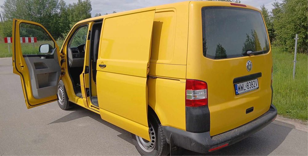 Zadbany Volkwagen T5 Transporter