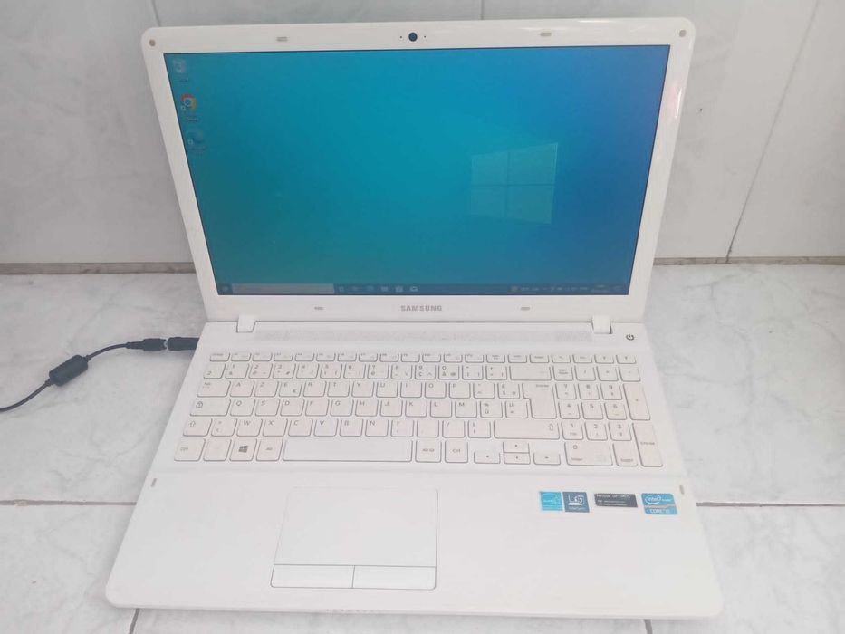 Portátil Samsung NP450R5E Intel® Core i3