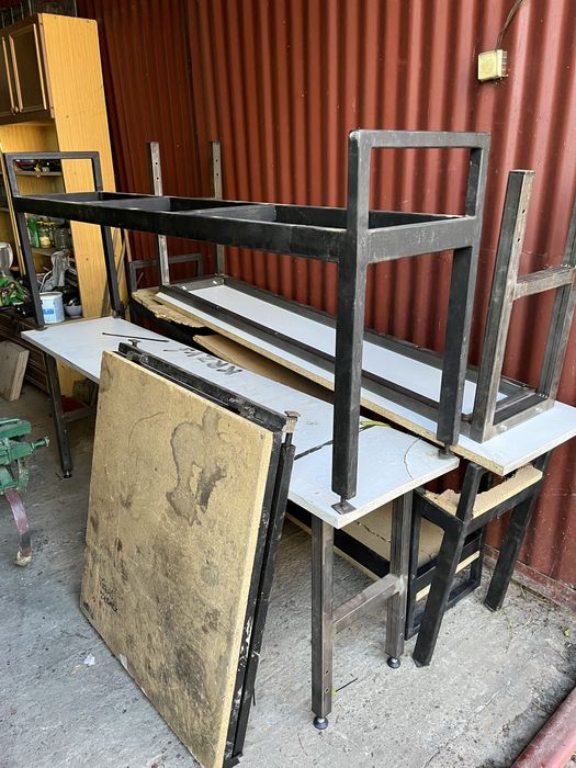 Stoły do pakowania i regały warsztatowe