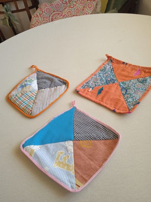 Vários artigos artesanais.