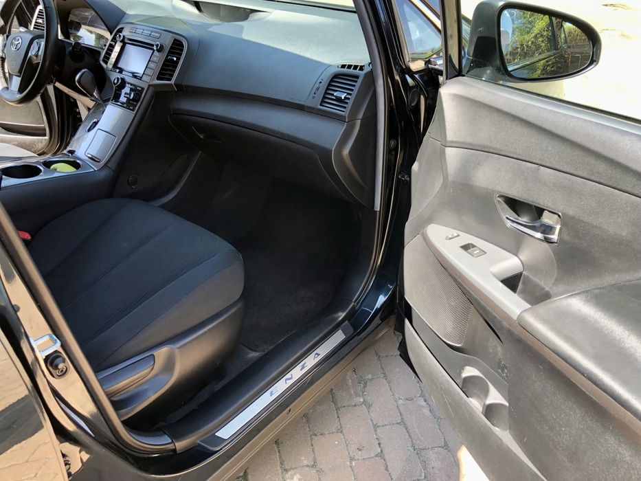 Venza 2.7 4*4 перший власник, два комлекти гуми.