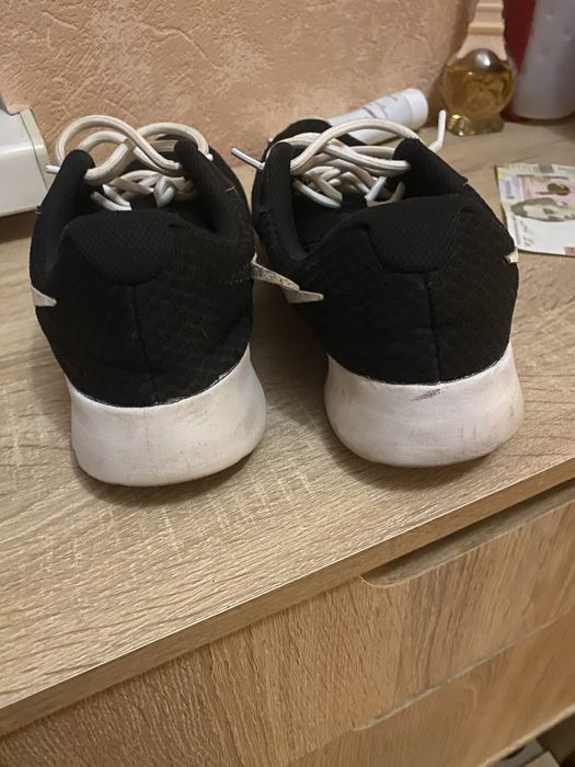 Бігові кросівки найк в хорошому стані є пару нюансів