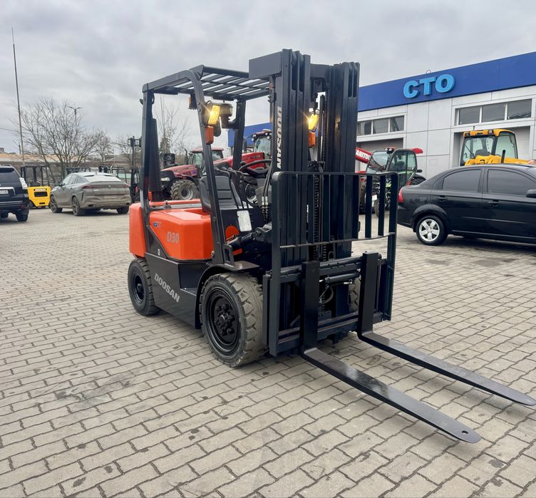 Навантажувач Doosan D30C Дизель Погрузчик