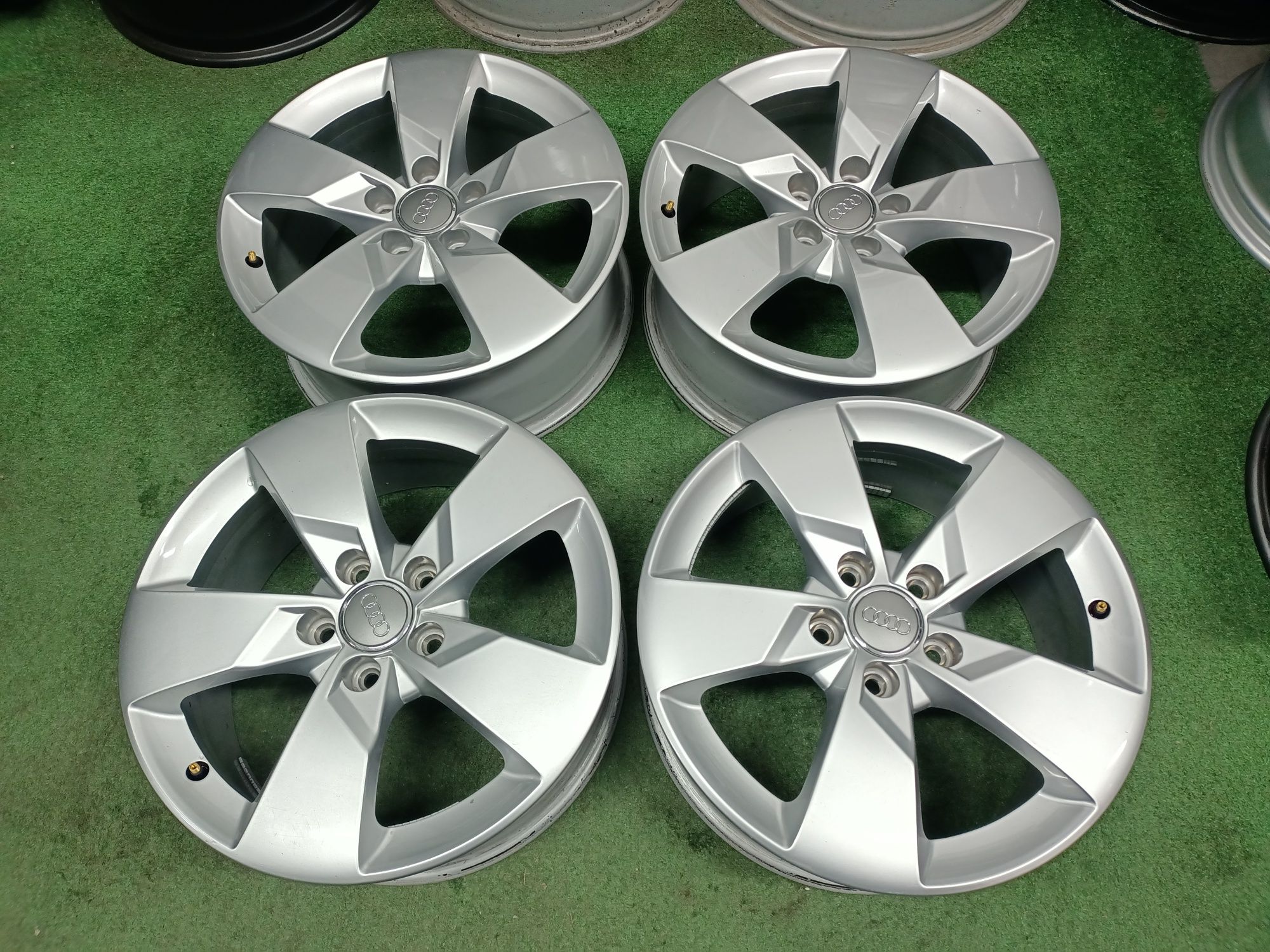 17" felgi 5x112 et47 Audi TT a3 8V0 8P0 a4 VW Touran Golf Wysyłka