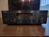 Amplituner stereo YAMAHA R-N602
