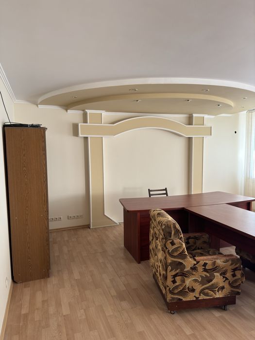 Продам офісне приміщення