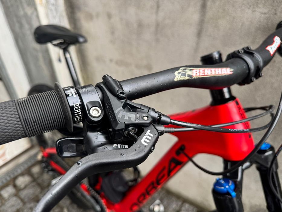 Bicicleta suspensão total