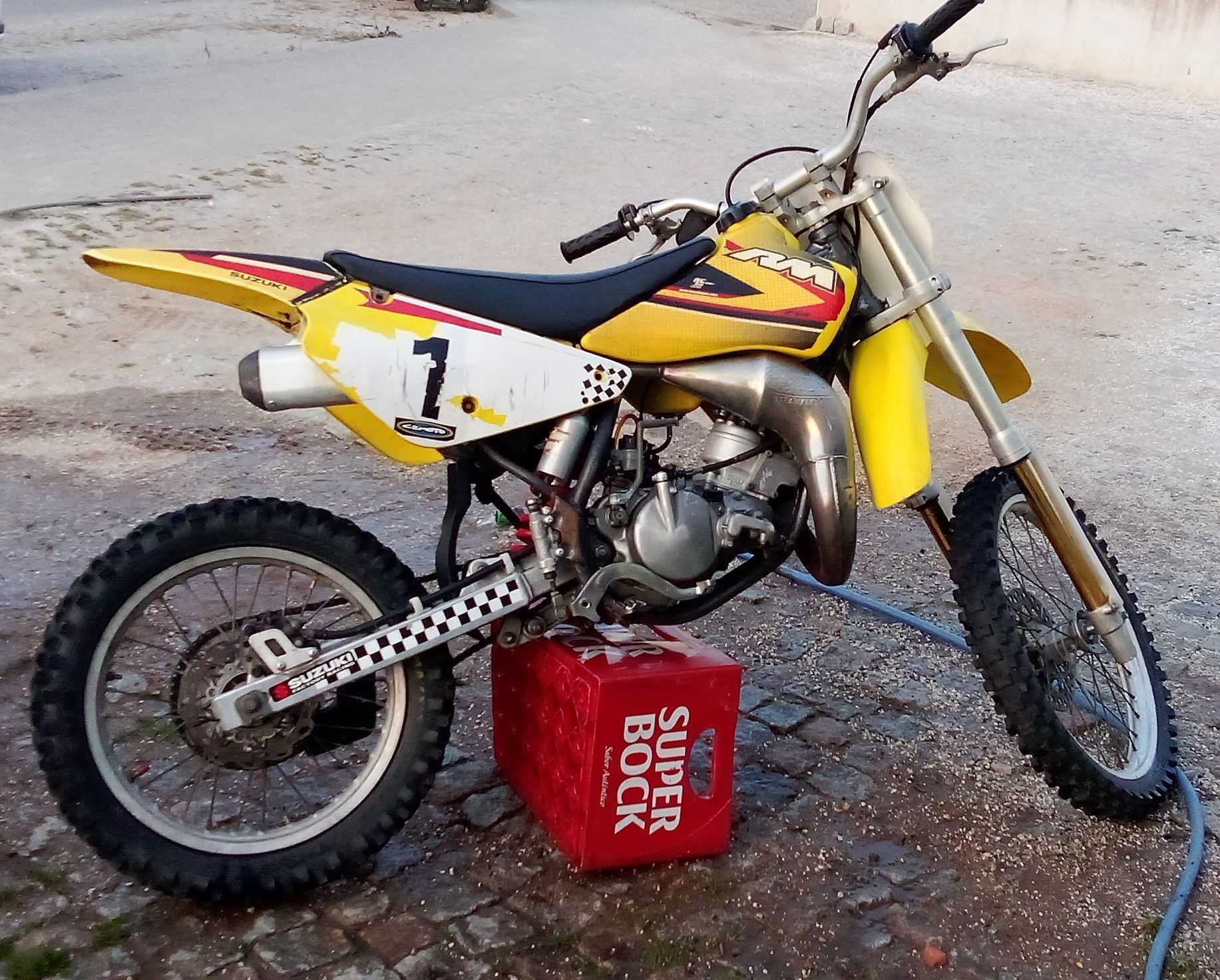 Vendo ou troco Suzuki RM 85cc