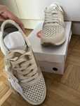 Nowe z metką skórzane beżowe buty sneakersy 41