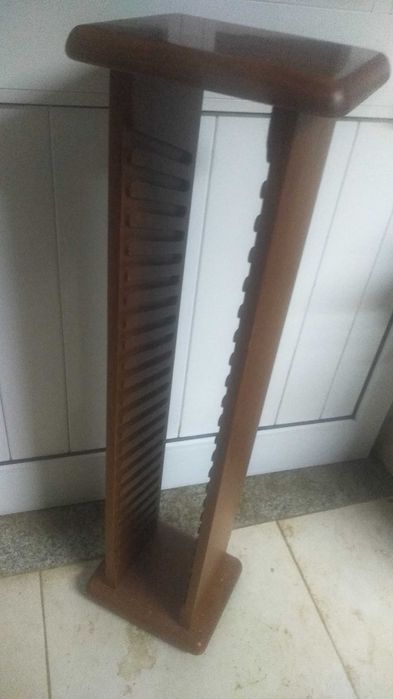 Porta cds em madeira