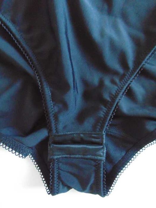 Jolinesse nowe modelujące wyszczuplające czarne body 95C