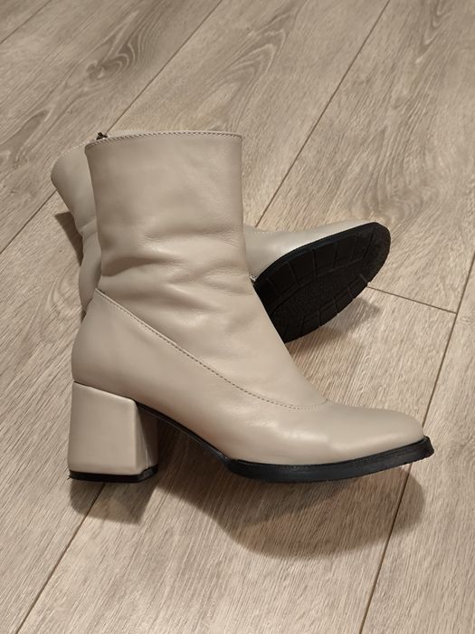 Ботильйони шкіряні бежеві
