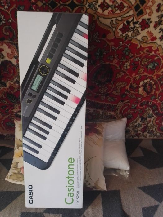 Синтезатор Casio LK-S250 новый