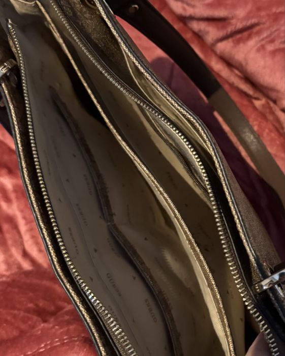 Bolsa a Guess seminova