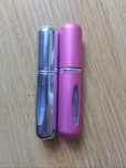 Dwa atomizery do perfum