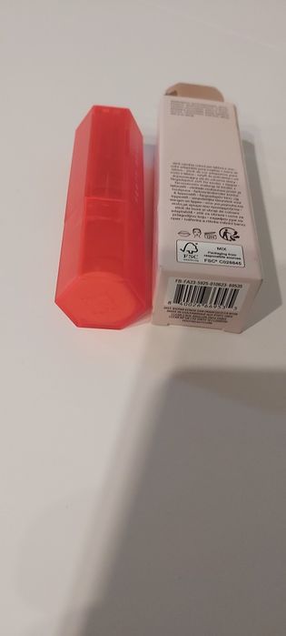 Fenty Beauty sztyft wielofunkcyjny strawberry pop