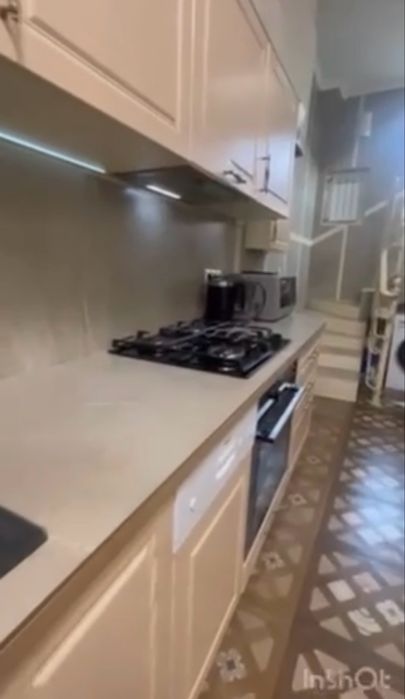 Продам срочно дом 2 этажа ,центр Жуковского ул