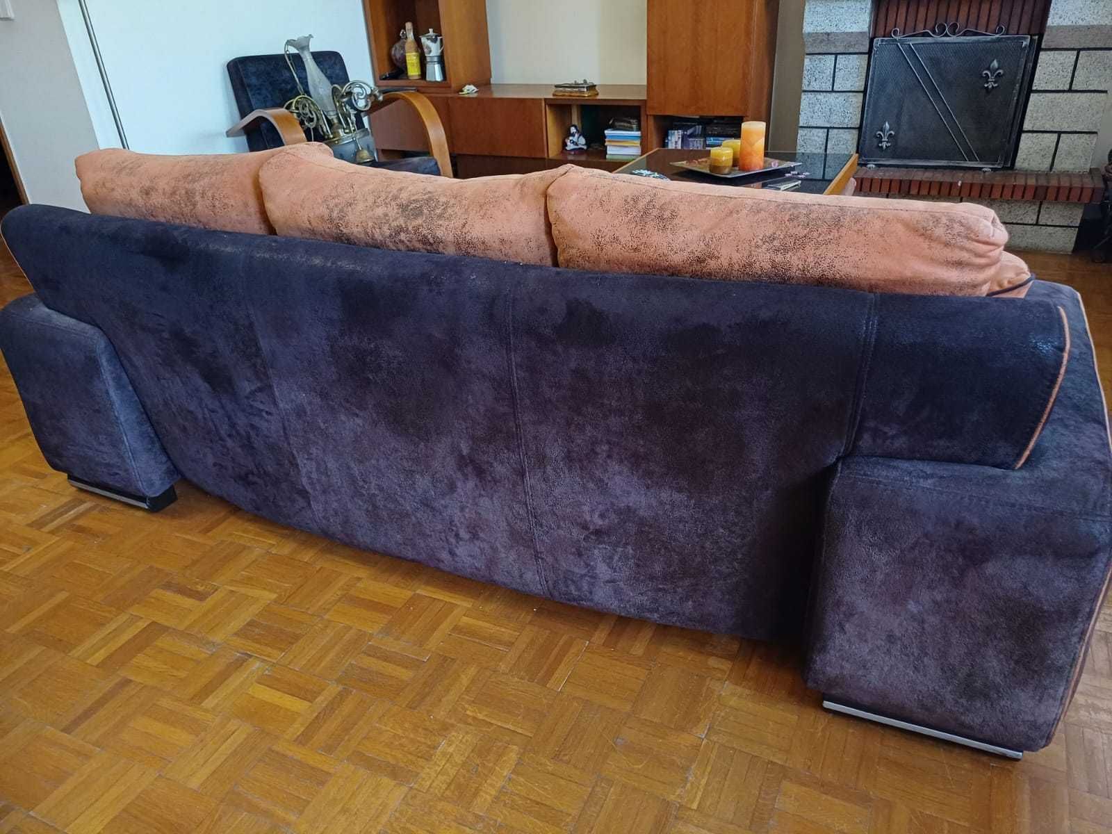 Sofá + Mesa de sala de estar