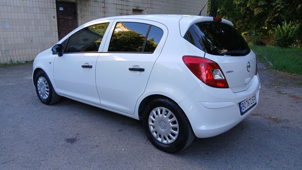 Продам Opel Corsa 1.2 2011 рік.