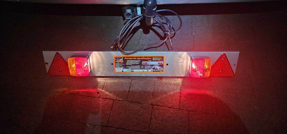 Zestaw lamp na belce, 100cm z trójkątem odblaskowym