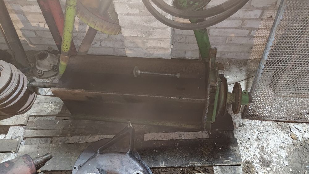 Wał odrzutnika słomę John Deere 930,935,940, 430,330