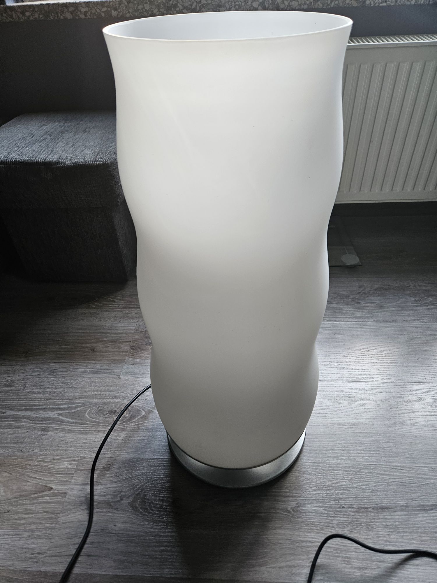 Lampa stojąca podłogowa