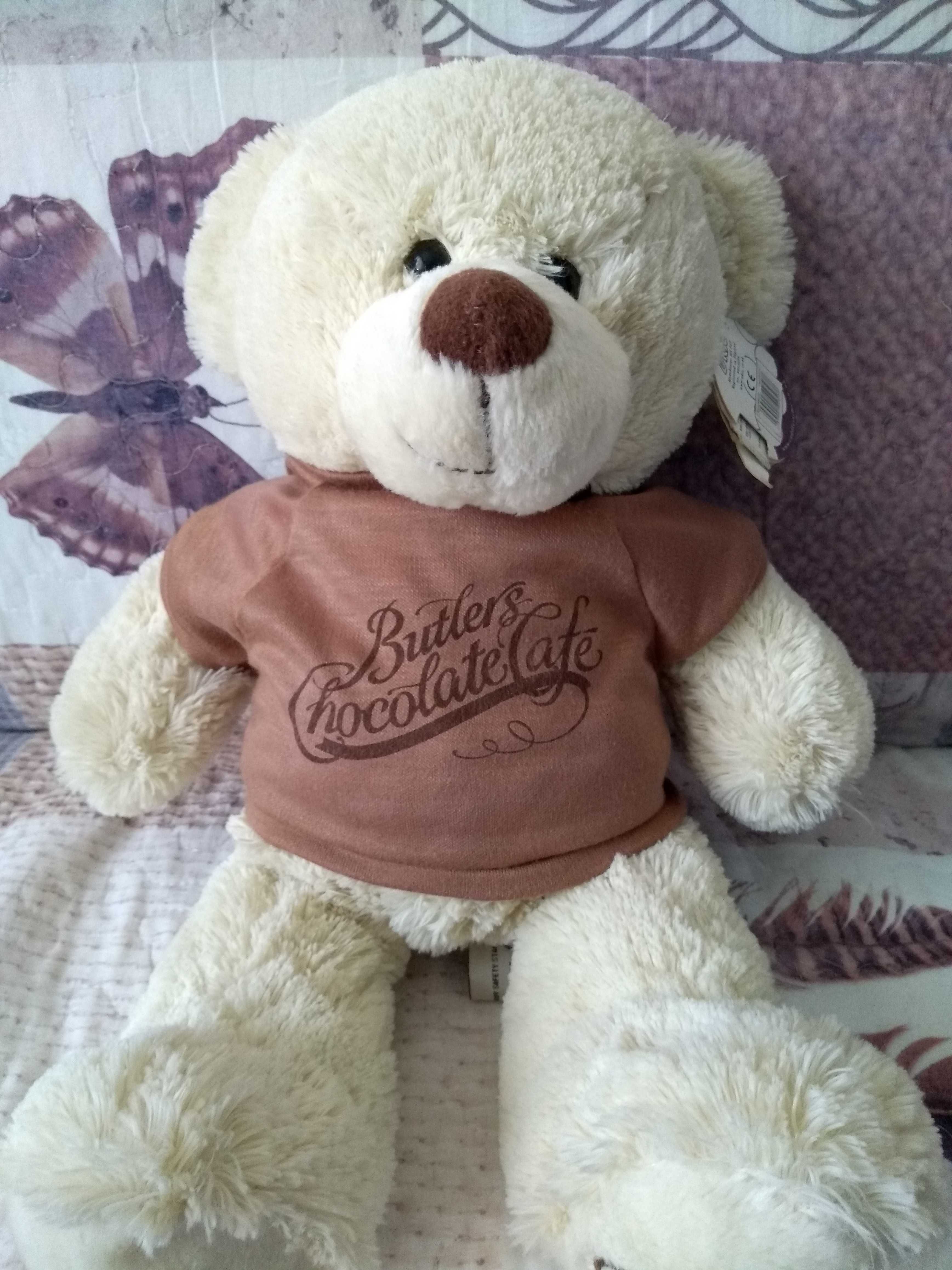 Maskota pluszowy MIŚ Butlers Chocolate Cafe Cuddles Time, metka