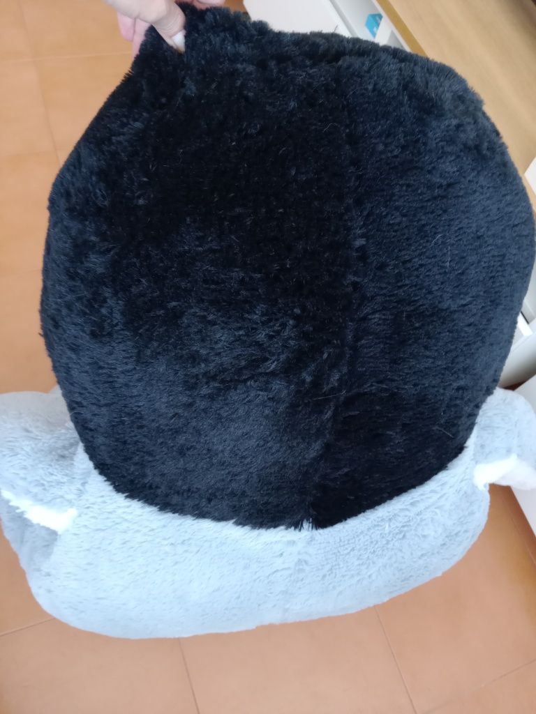 Peluche pinguim gigante