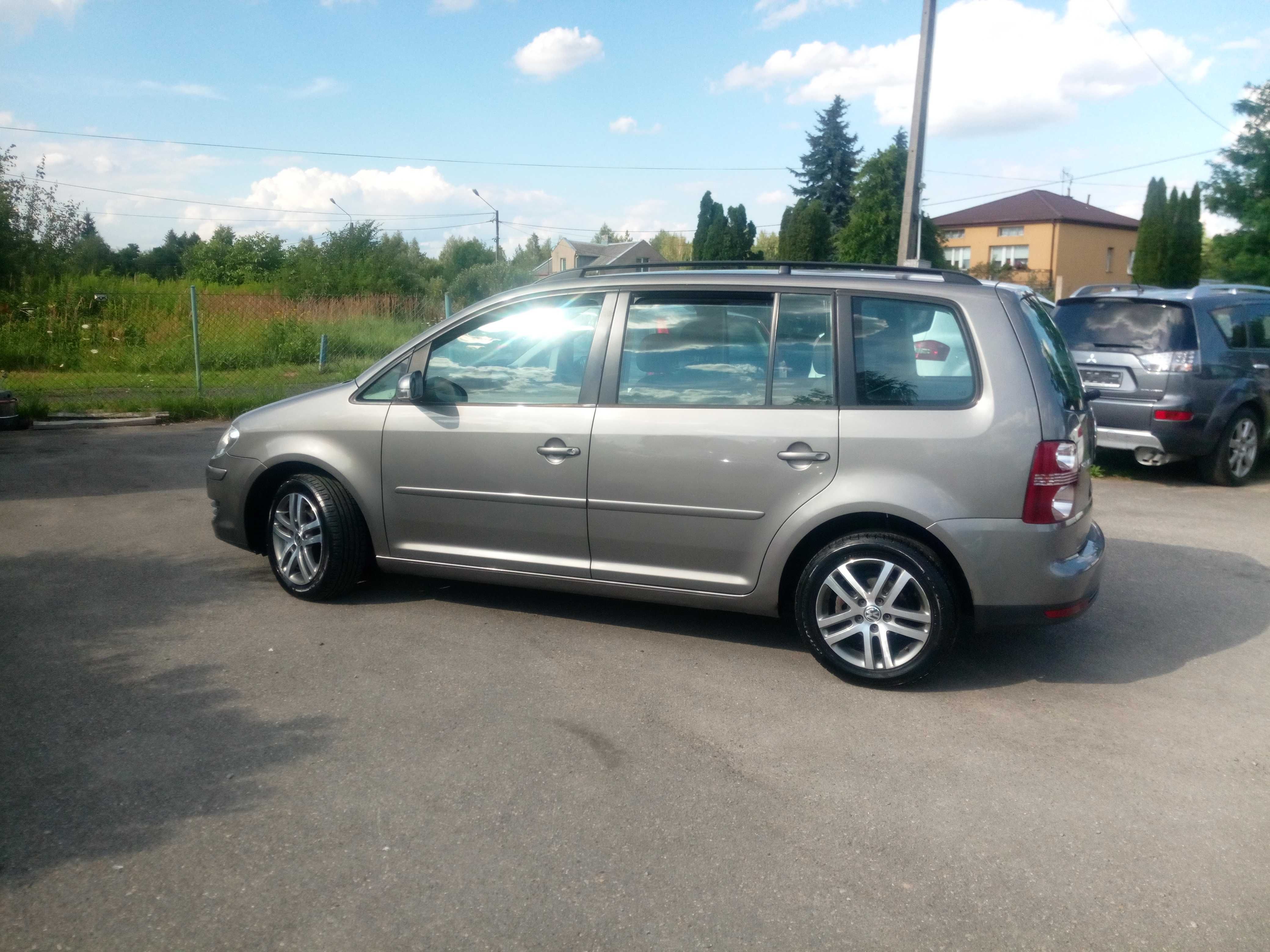 Śliczny Touran 1.9 TDI klima elektryka zarejestrowany super stan