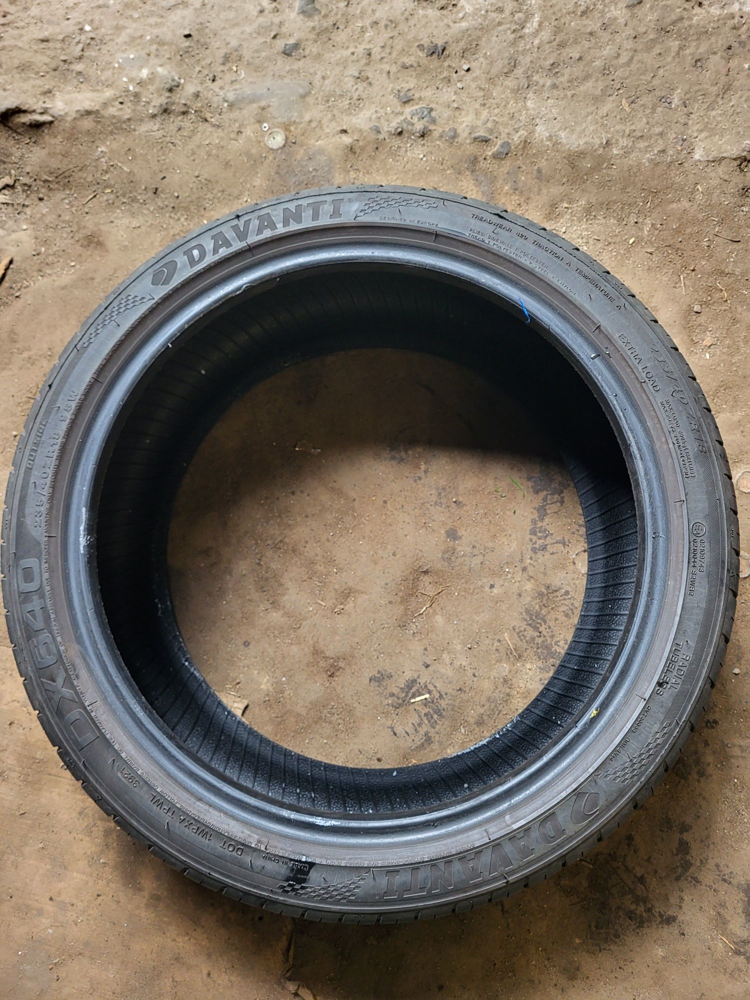 Opony 235/40R18 Davanti DX640