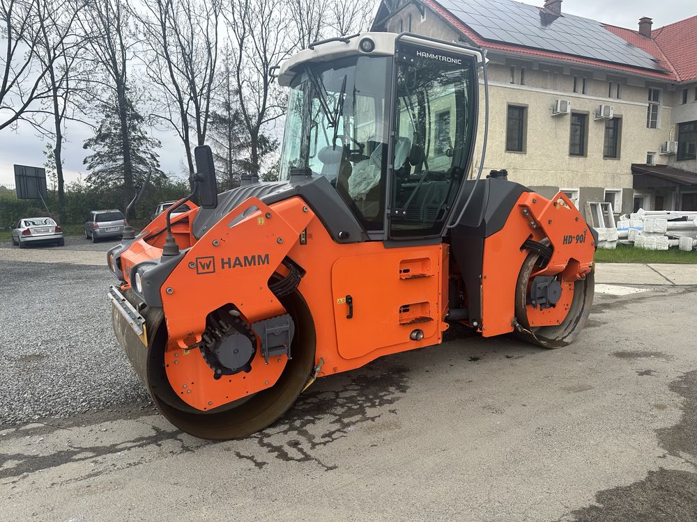 Walec tandemowy drogowy HAMM HD+ 90i