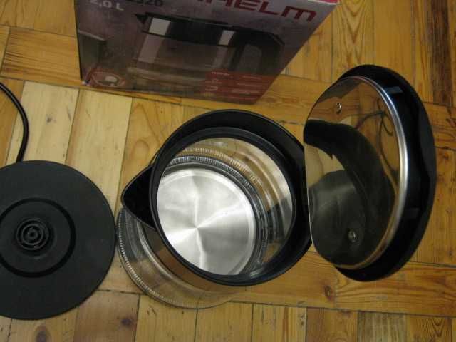 Стеклянный электрический чайник Grunhelm EKG-2320