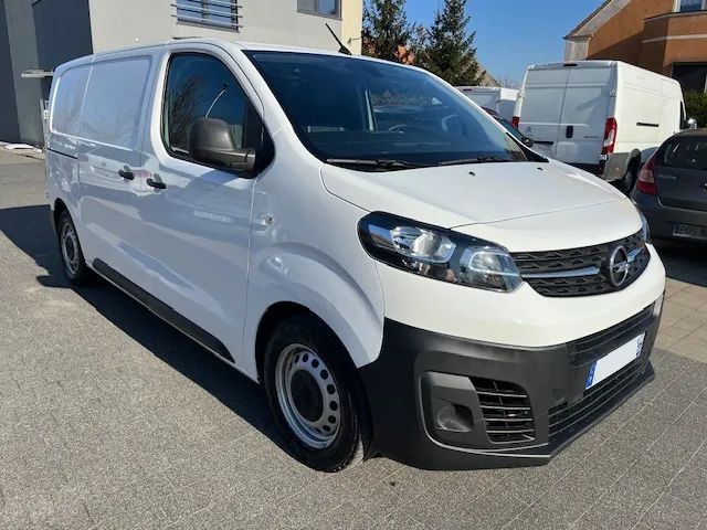 Opel VIVARO  1,5 dci L2 średnia klimatyzacja Nawigacja