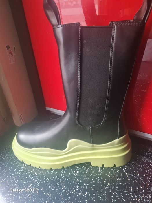 Botki na wyższej podeszwie