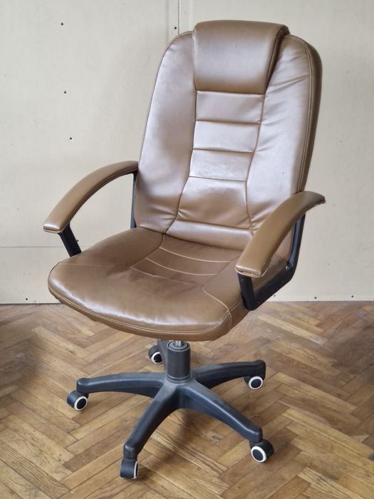 Fotel biurowy,  Krzesło komputerowe brązowe