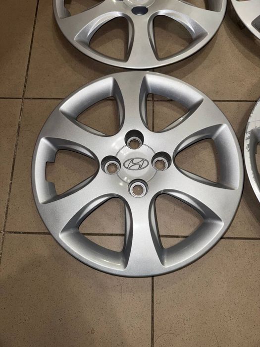 Колпаки r15 hyndai accent оригінал (4 шт комплект)