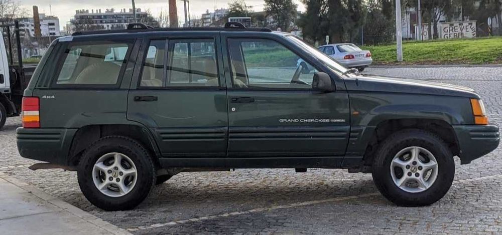 Jipe Jeep Cherokee