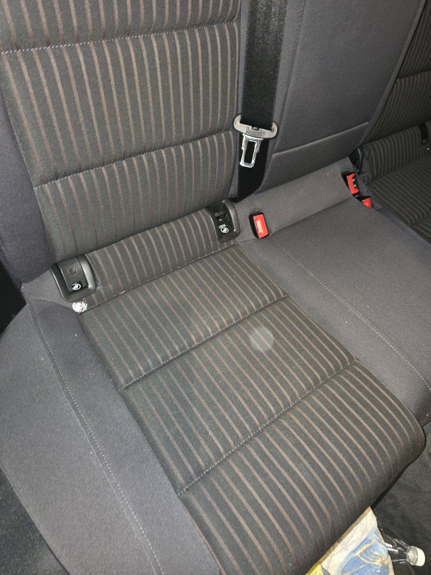 Fotele kanapy materiał Audi B8 lift combi 14r. Idealny stan