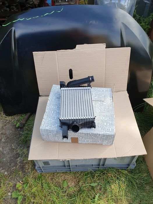 Intercooler Renault Captur Clio IV 1.5 dCi 144961381R Dacia Duster 1.2 TCe Chłodnica powietrza intercooler