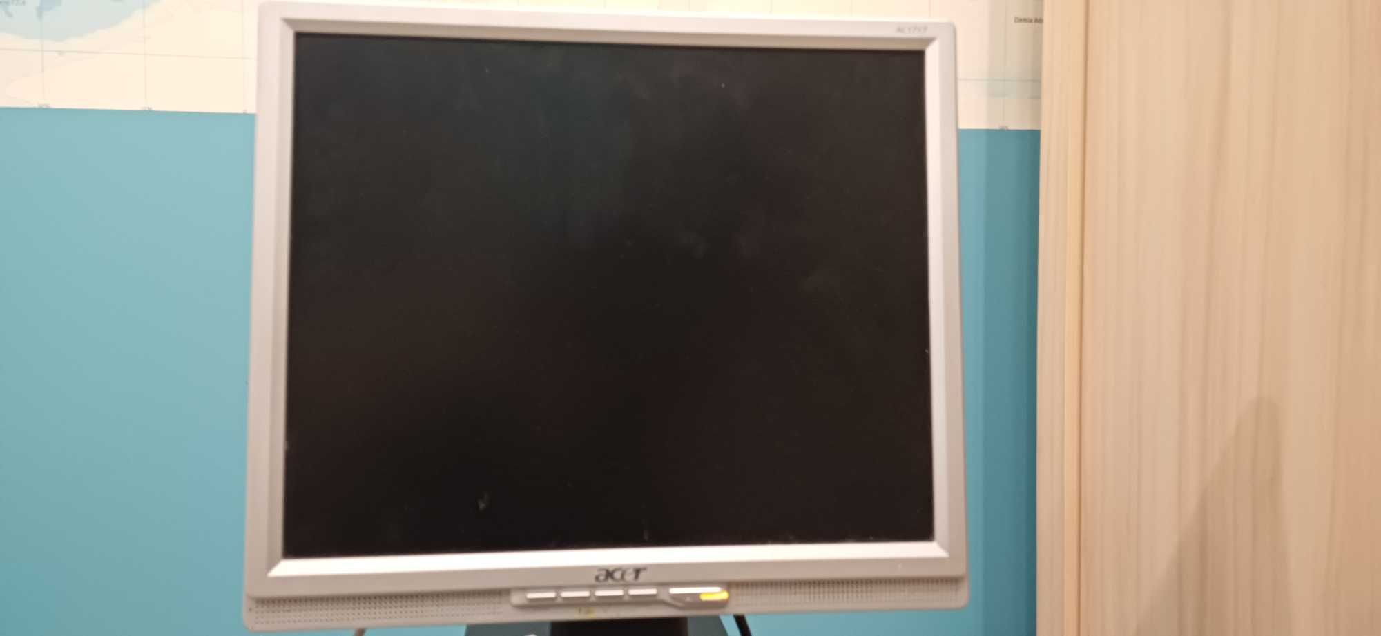 Komputer - procesor AMD Phenom 4 GB RAM + Monitor + karta sieciowa zew
