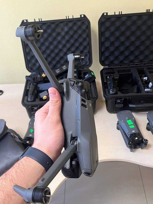 DJI Mavic 3 – тушка з АКБ, всього 58 хв нальоту