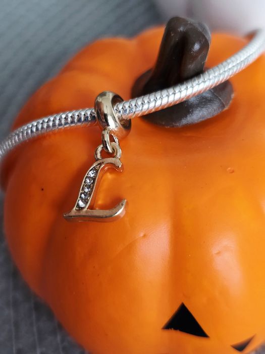 Zawieszka do bransoletki Pandora litera L