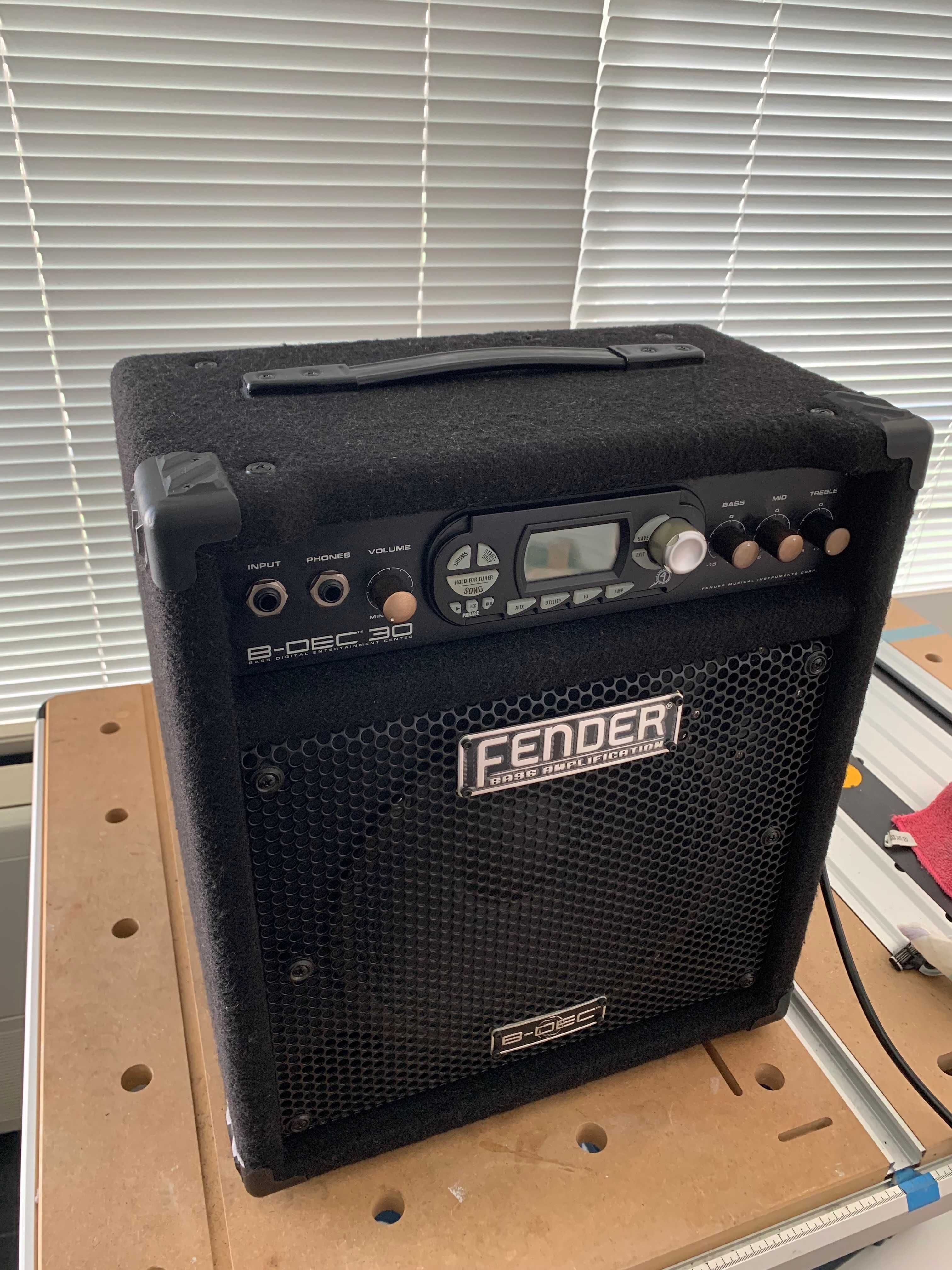 Amplificador de baixo Fender B-Dec 30