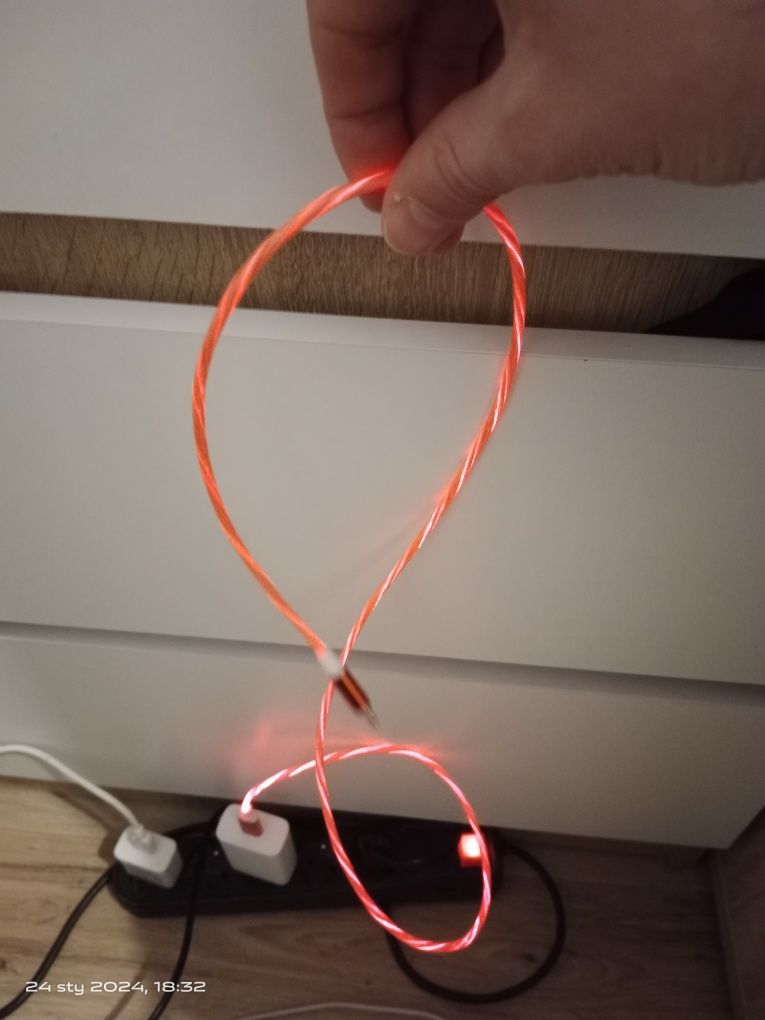 Kabel emitujący świtało Led  USB typ C