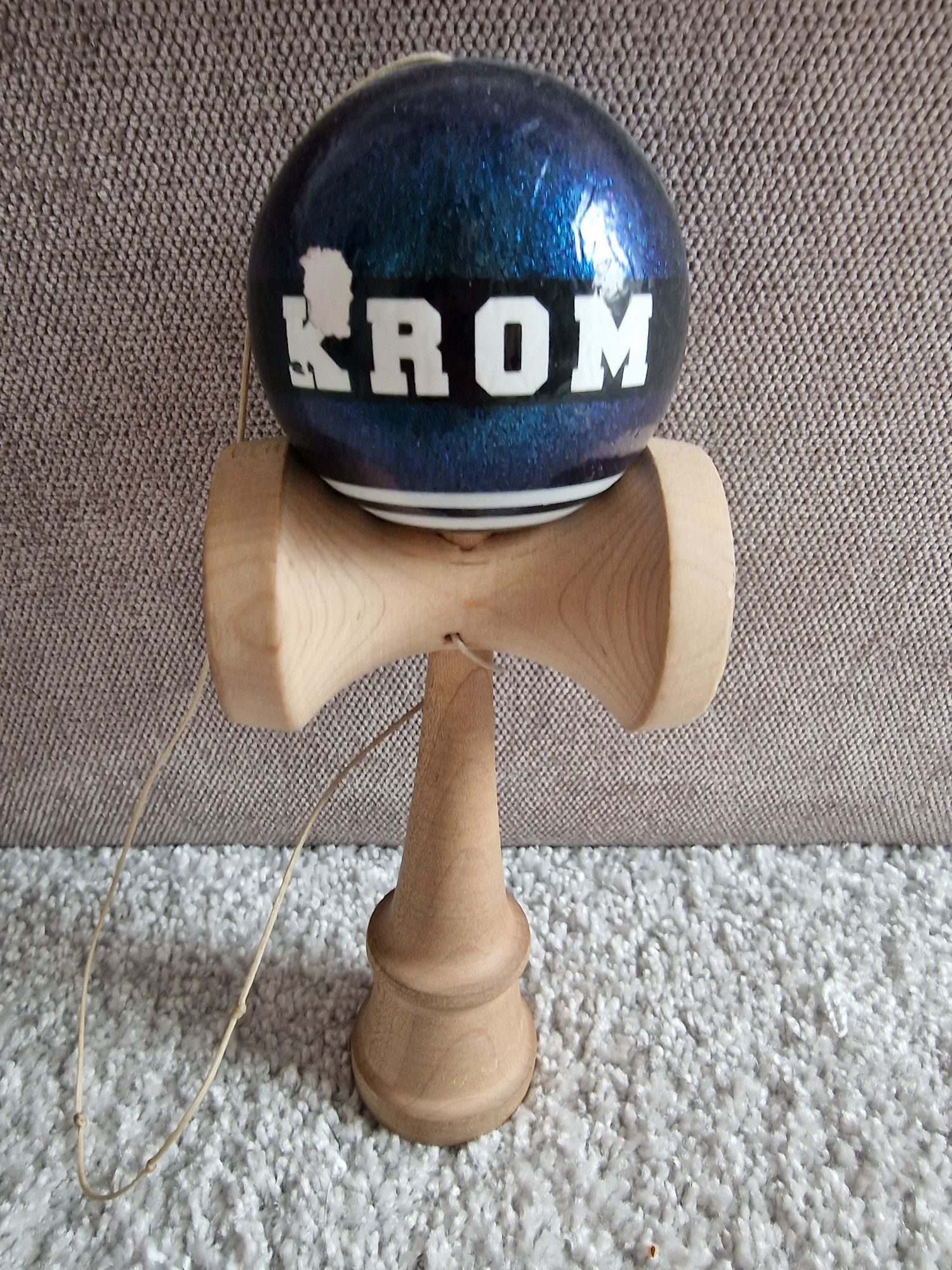 Kendama KROM granat