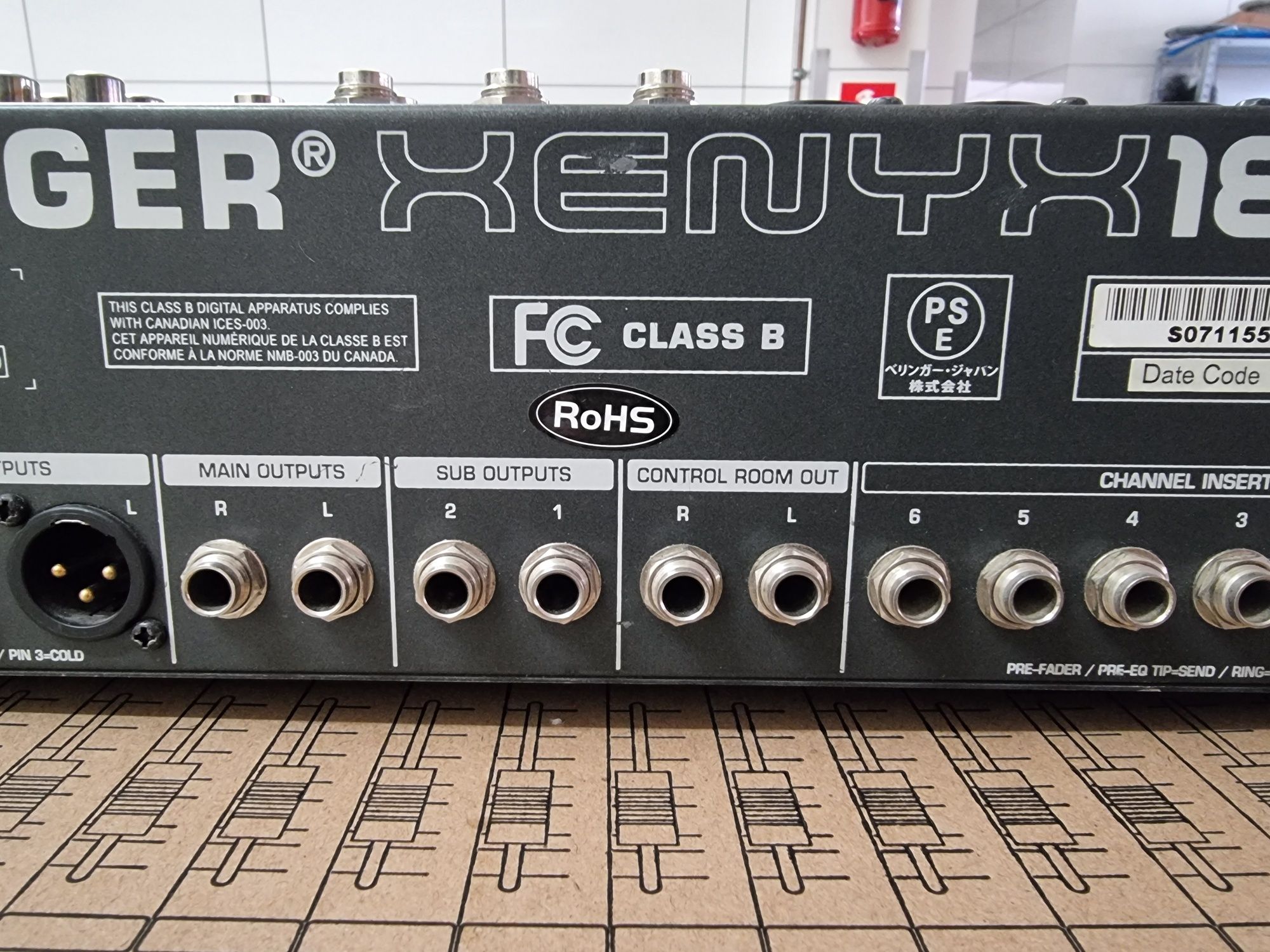 Mikser Behringer xenyx 1832 FX