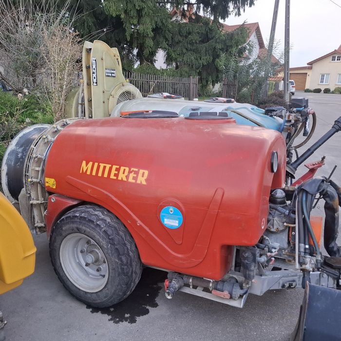 Opryskiwacz sadowniczy do malin porzeczek 1000l